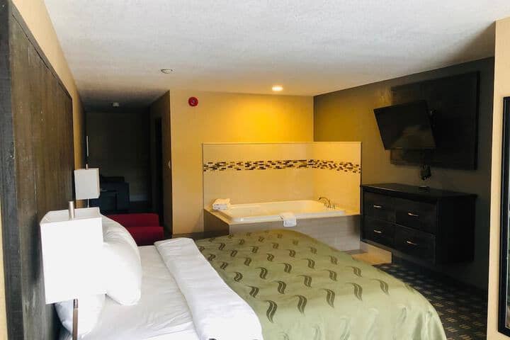 Room 27 of 75
