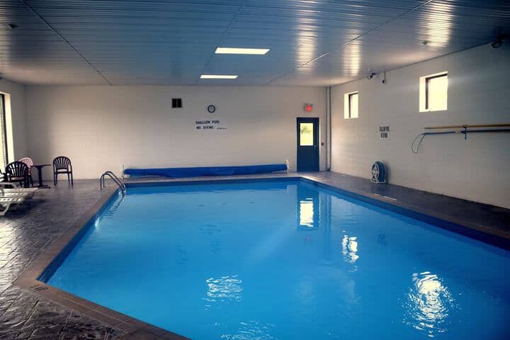Pool 43 of 75