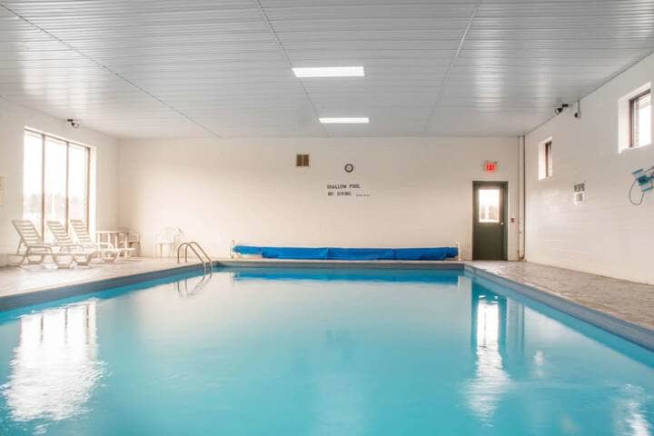 Pool 40 of 75