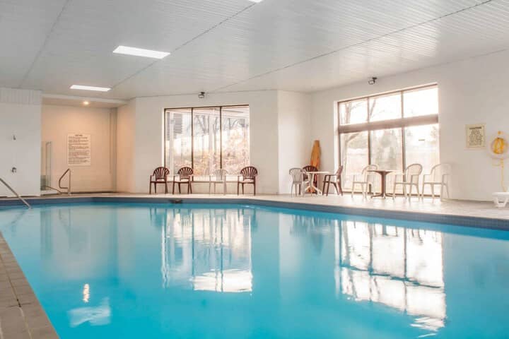 Pool 41 of 75